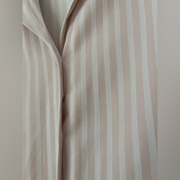 COPY - RW&CO Short Sleeve Button Up Blouse, Size Medium - Picture 3 of 4